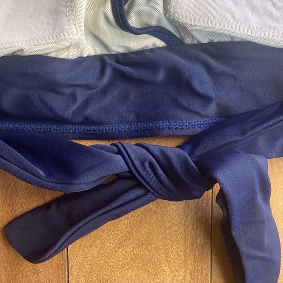 ALOHA💫Women’s Navy/Green Printed Halter Bikini Top - Picture 8 of 9